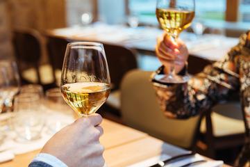 Champagne Private Day Trip from Paris with a Wine Expert