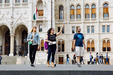 Film Locations Tour in Budapest With a Local
