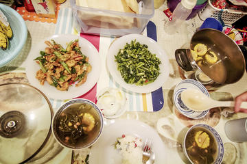 Private Seafood Home Dinner With a Local Family
