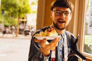 Private Tour: Amsterdam Lifestyle and Food Walking Tour with a Local
