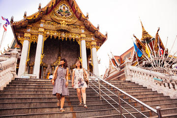 Private Tour: Night Market and Temple Visit with a Local