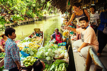 Private Tour: Weekend Floating Market with a Local from Bangkok