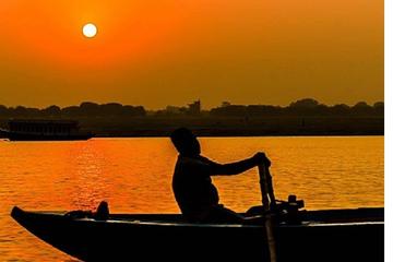 Evening Boat Ride Guided tour while Ganga Arti Varanasi