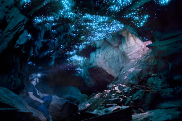 Glowworm Caving Adventure Tour in Waitomo