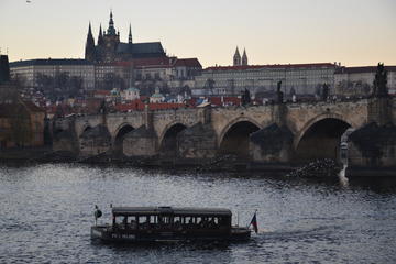 2:5-Hour Walking Tour of Old Town Prague with Boat Ride