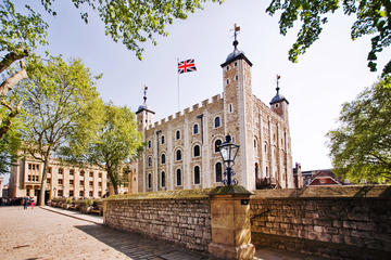 London Full-Day Sightseeing Tour including Tower of London, Changing of the Guard, and Thames River Cruise