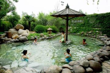 Hot Spring Experience with Hot Pot Dinner in Harbin
