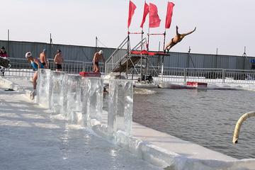 Private 2-hour Winter Local Culture Experience Tour with Ice Swimming Show, Songhua River Ropeway and Walking on Songhua River
