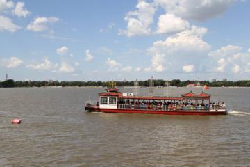 Songhua River Boat Tour and Russian Dining Experience in Harbin