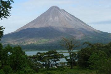 2 Days: Arenal Volcano & Tabacon Hot Springs from San Jose