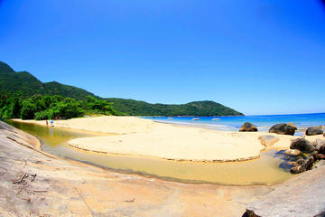 Full Day Around the Island of Ilha Grande and Its Beaches
