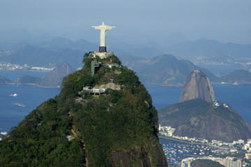 Rio de Janeiro Super Saver: Guanabara Bay Cruise with Barbecue Lunch and Christ Redeemer with Selaron Steps and Sugar Loaf