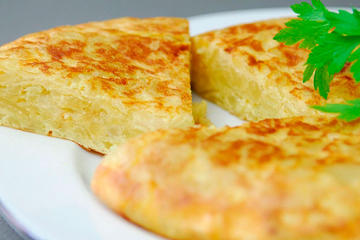 Spanish Omelette and Agua de Valencia Class in Albufera Park