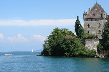 Self-Guided Tour of Yvoire and Steamer Boat Cruise from Geneva