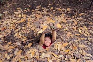 Cu Chi Tunnels Tour with Saigon River Speedboat Cruise from Ho Chi Minh City