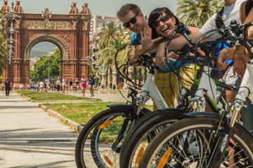 Private Vintage Bike and Photography Tour in Barcelona