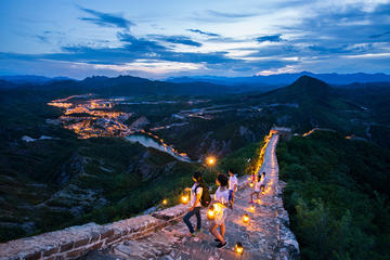 Private Evening Tour: Illuminated Gubei Water Town and Simatai Great Wall