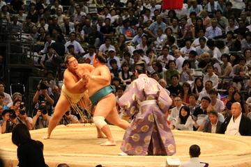 Guided Sumo Tournament Tour in Nagoya