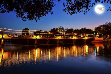 Crociera a lume di candela per i canali di Amsterdam con vino e