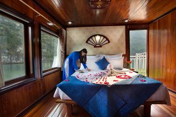 Overnight Halong Bay Cruise on Flamingo