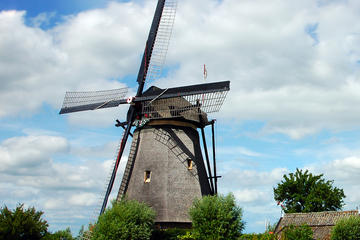 Amsterdam Super Saver: Windmill, Tulip Tour to to Zaanse Schans, Marken, Volendam, Keukenhof
