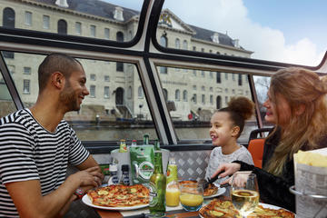 Crucero con pizza por Ámsterdam por la noche
