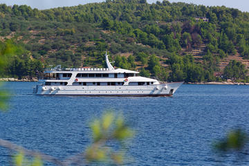 Dalmatian Highlights 7-Day Cruise Aboard the Adriatic Pearl