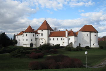 Varazdin and Trakoscan Castle Small-Group Tour from Zagreb
