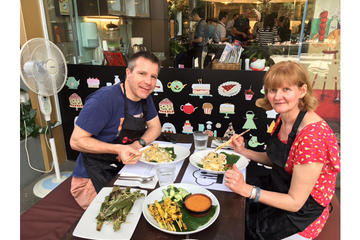 Private Singapore Cooking Experience with Optional Market Visit