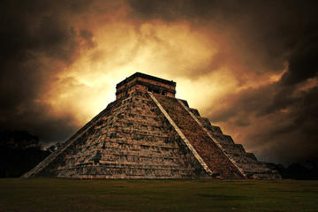 Chichen Itza Luxury Tour from Cancun Including Buffet Lunch and Valladolid