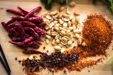 2-Hour Small-Group Culinary Market Tour in Beijing