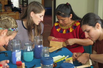 Santa Cruz City Tour: Beading and Cooking with Locals
