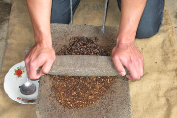 Volcan de Agua Discovery Tour: Cultivate Coffee in Guatemala