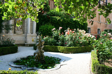 Secret Gardens of Venice Walking Tour