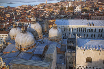 Venice Walking Tour plus Skip the Lines Doge's Palace and St Mark's Basilica Tours