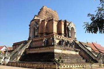 Warorot Market and Wat Chedi Luang Tour with Private Cruise