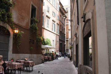 Private Tour of Trastevere and Villa Farnesina: Discovering Raffaello