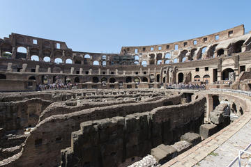 Small Group Tour of Ancient Rome with Arena Access with Spanish speaking guide