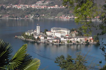 Group Bus Tour to Lake Orta with Optional Cruise from Stresa