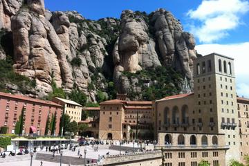 EXPERIENCE 3 COUNTRIES IN 1 DAY PRIVATE TOUR THROUGH SPAIN ANDORRA AND FRANCE
