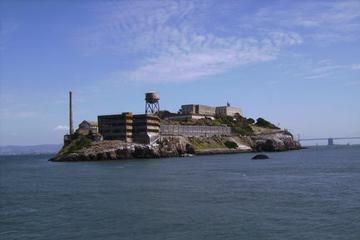 San Francisco Hop-on Hop-off Ticket and Alcatraz Tour