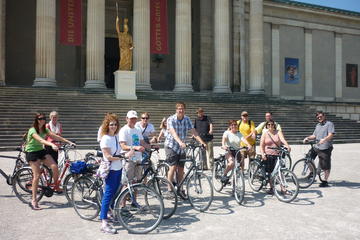 Munich Super Saver: City Bike Tour plus Bavarian Beer and Food Evening