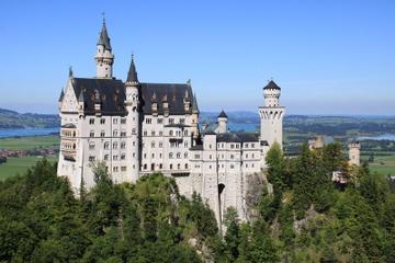 Skip the Line: Neuschwanstein Castle Day Trip from Munich in Spanish