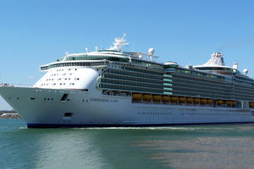 VIP Tour of Rome from Civitavecchia, Colosseum & Vatican Museums, Driver & Private Tour Guide with Skip the Line Tickets