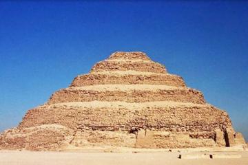 Day Tour to Giza Pyramids and Saqqara Pyramids