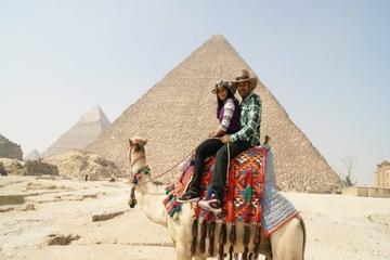 Day Tour to Giza pyramids Egyptian Museum and Khan El Khalili Bazaar