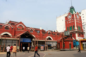 3 Hour Excursion Walk To Experience Diverse cultures with Tour Guide