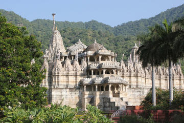 8 Hour Monument Excursion: Day Trip to Chaumukha Temple From Udaipur