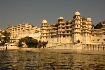Full Day Excursion :Udaipur Sightseeing with Sunset Boat Cruise on Lake Pichola