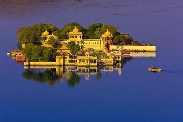 Jagmandir Island By Boat Admission Ticket with Optional Transfer